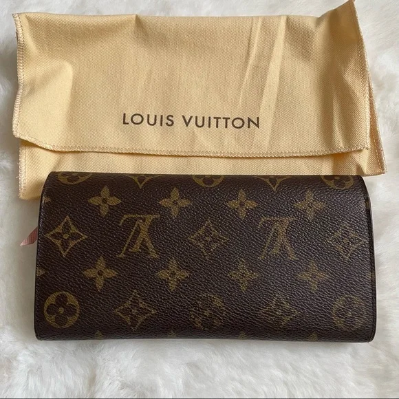 Louis Vuitton Emilee Wallet - Picture 3 of 15